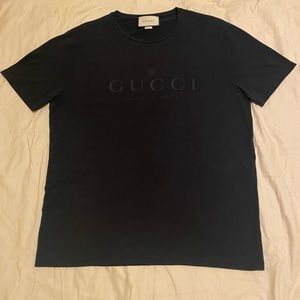 Black used good condition tee shirt